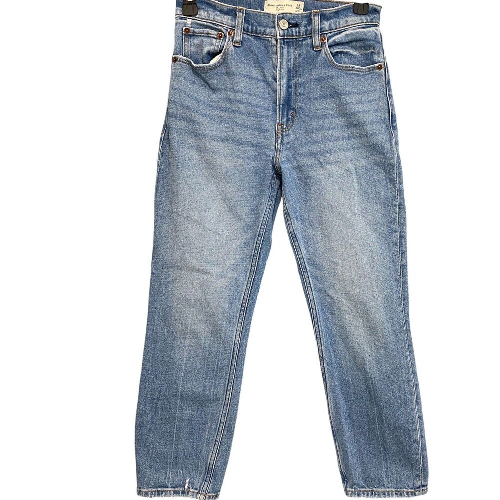 Abercrombie & Fitch The Mom High Rise Light Wash Jeans Size 23 000 XS